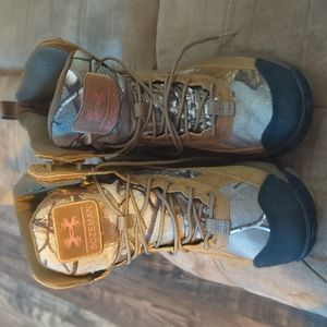 Women's under armour high toos